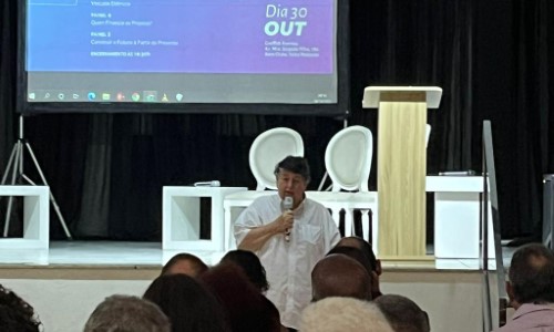 Prefeito de Volta Redonda participa de debate sobre desenvolvimento regional